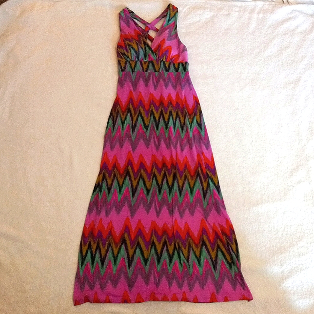 No Boundaries Dress L (11/13) – Vibrant Print, Padded Top, Crisscross Back
